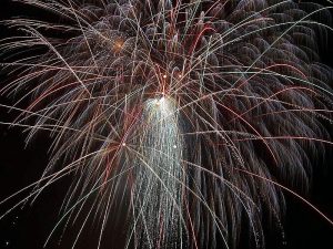 800px-Fireworks_public_domain_image